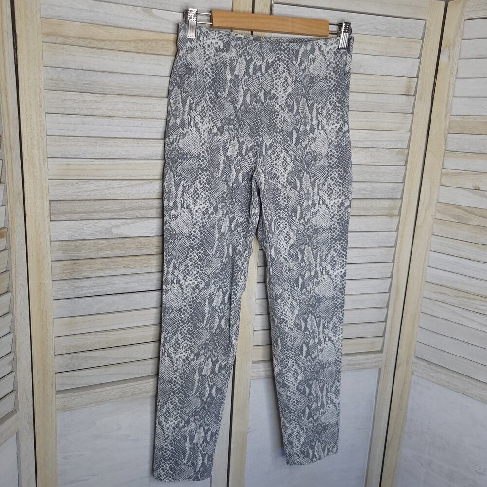 Size 10 Gray Snake Skin Print Stretch Skinny Pants High Rise Time & Tru